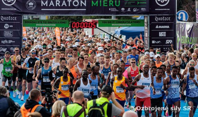 Príslušníci Síl pre špeciálne operácie na Medzinárodnom maratóne mieru 2025.