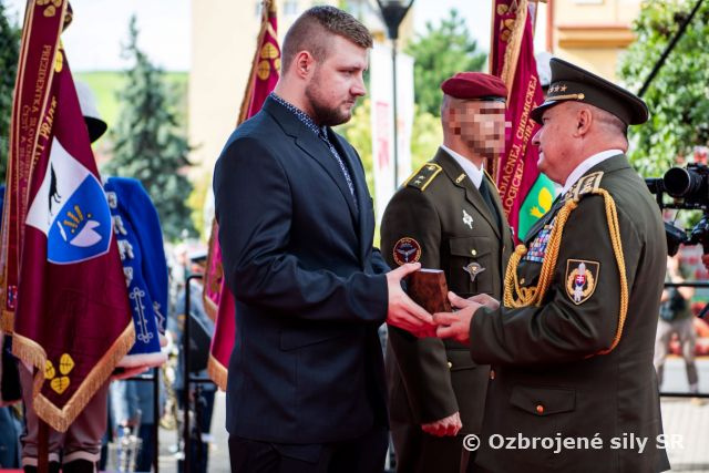 Minister obrany SR povýšil in memoriam príslušníkov 5. pluku špeciálneho určenia